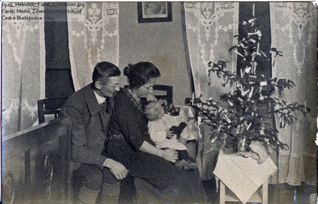 1924_Heinrich_Karel_s_rodinou